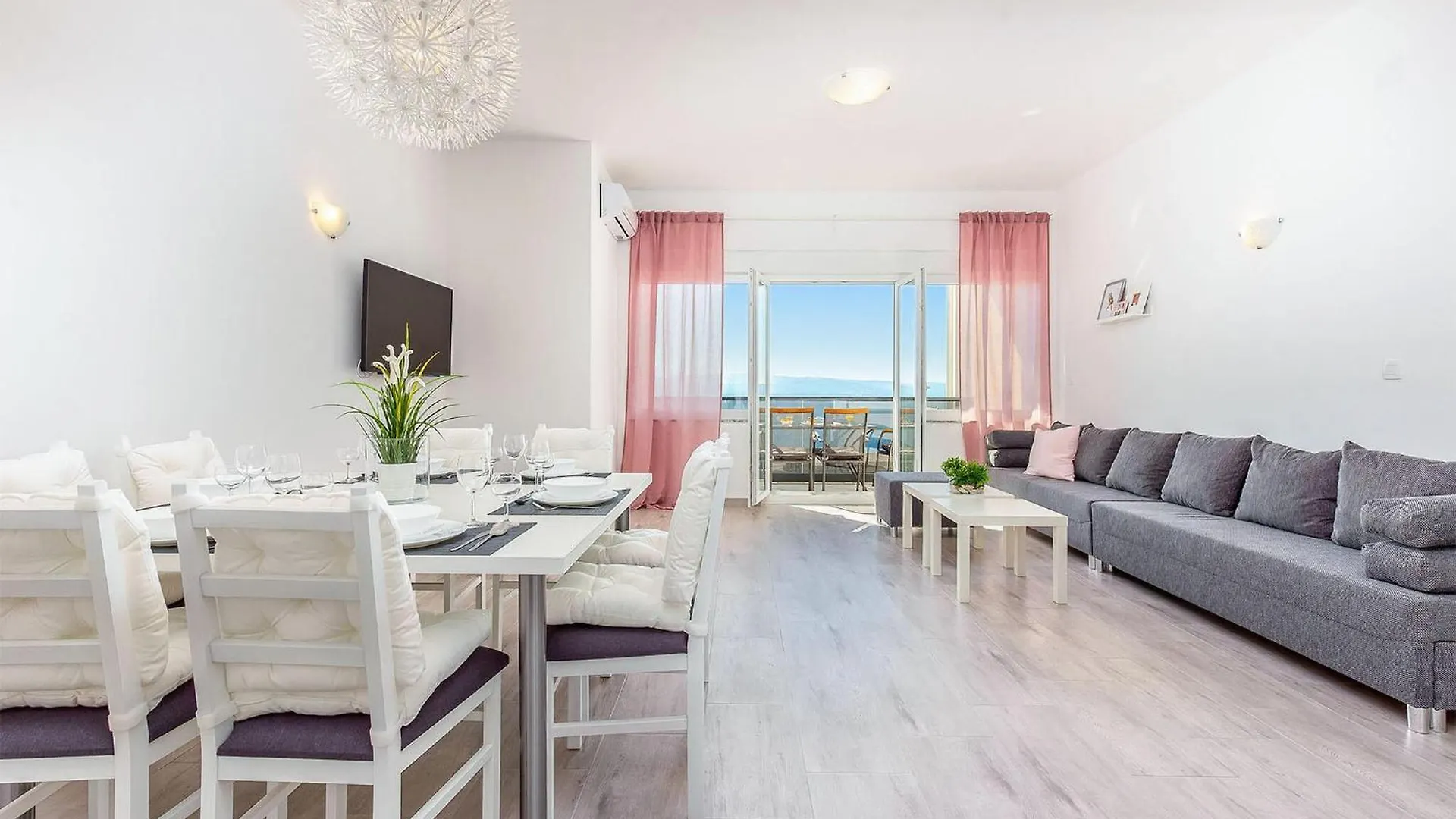3 Bedroom Stunning Apartment In Dramalj