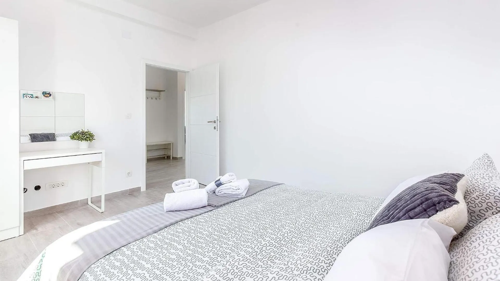 3 Bedroom Stunning Apartment In Dramalj