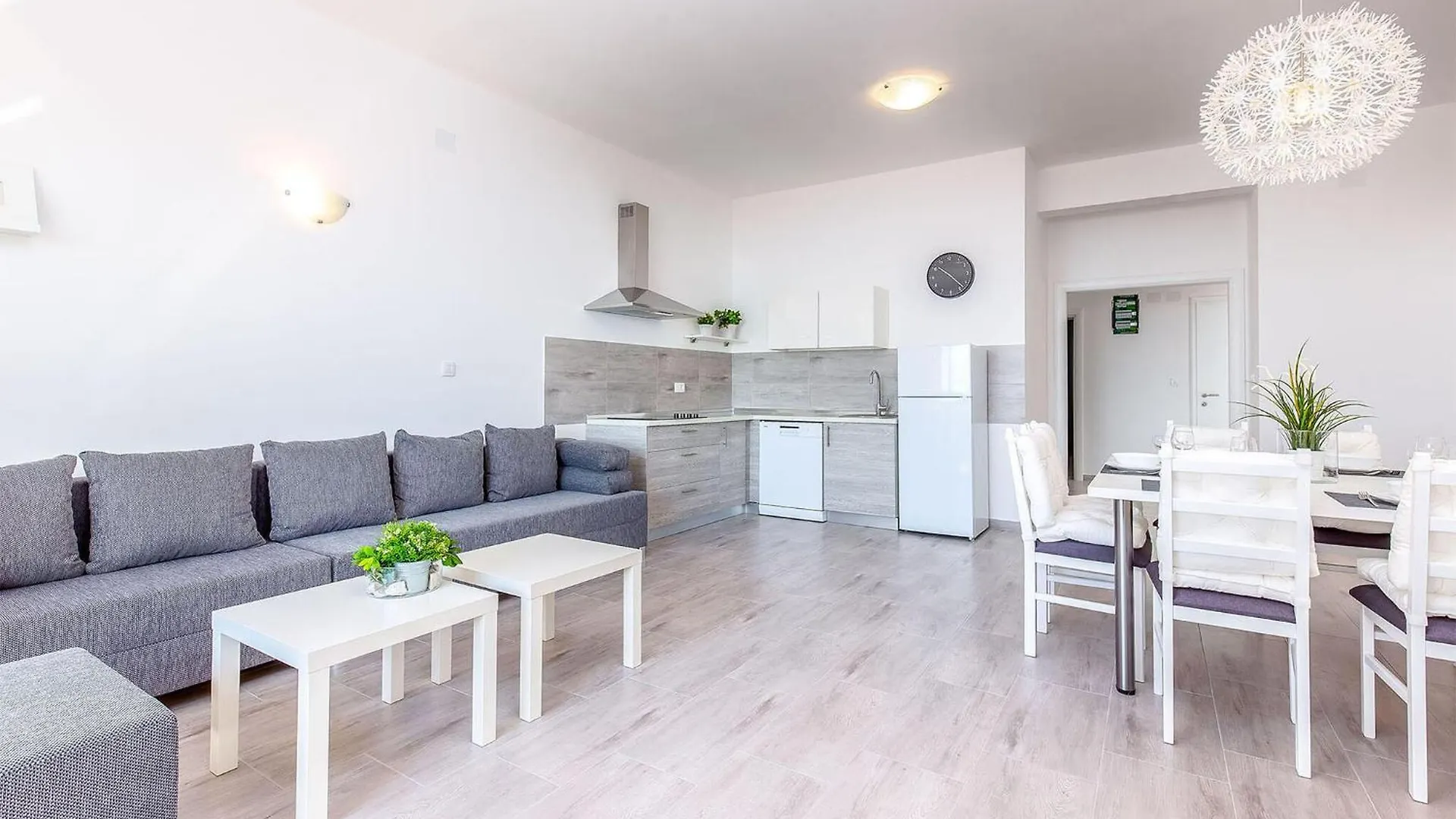3 Bedroom Stunning Apartment In Dramalj